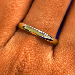 Curvy Mirror Band