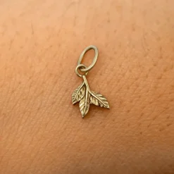 3 Leaves Charm