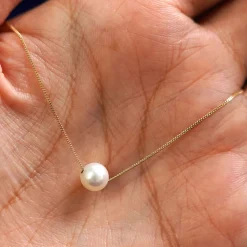 Medium Pearl Slide Necklace