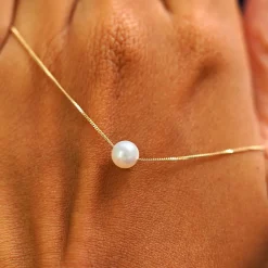 Medium Pearl Slide Necklace
