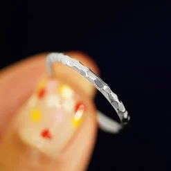 Platinum Curvy Hammered Band