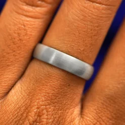 Platinum Curvy Matte Band