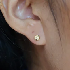 Screw Flatback Piercing