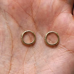 Small Curvy Huggie Hoops