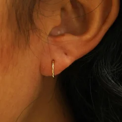 Small Seamless Huggie Hoops / Piercing