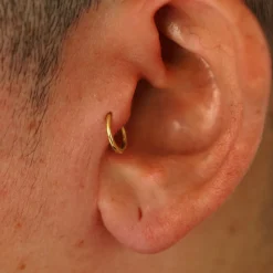 Small Seamless Huggie Hoops / Piercing