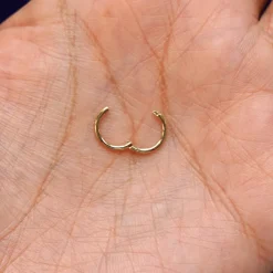 Small Seamless Huggie Hoops / Piercing